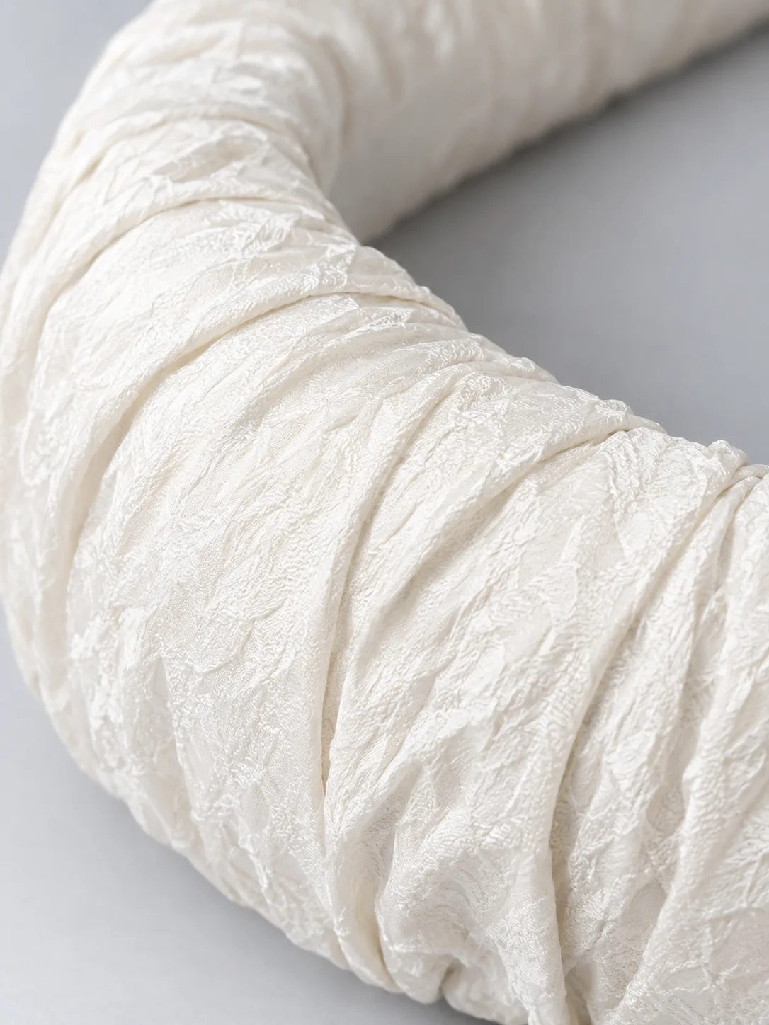 Crinkle Padded Headband in Pearl, detail