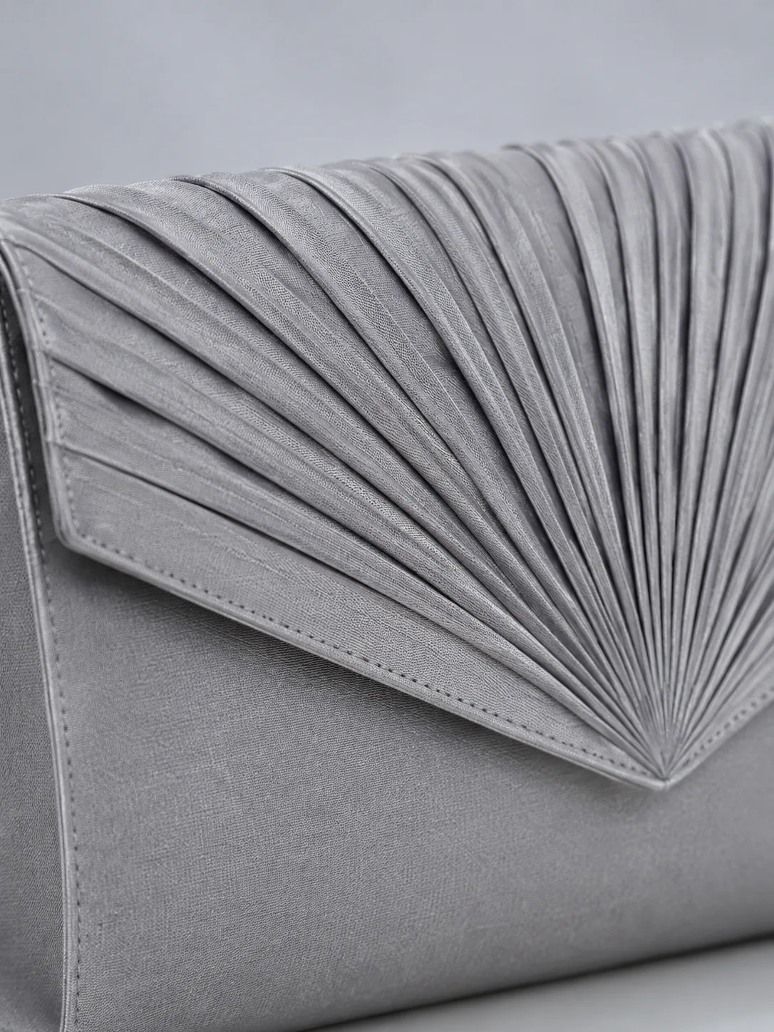Fan Pleat Clutch in Moon Grey, detail