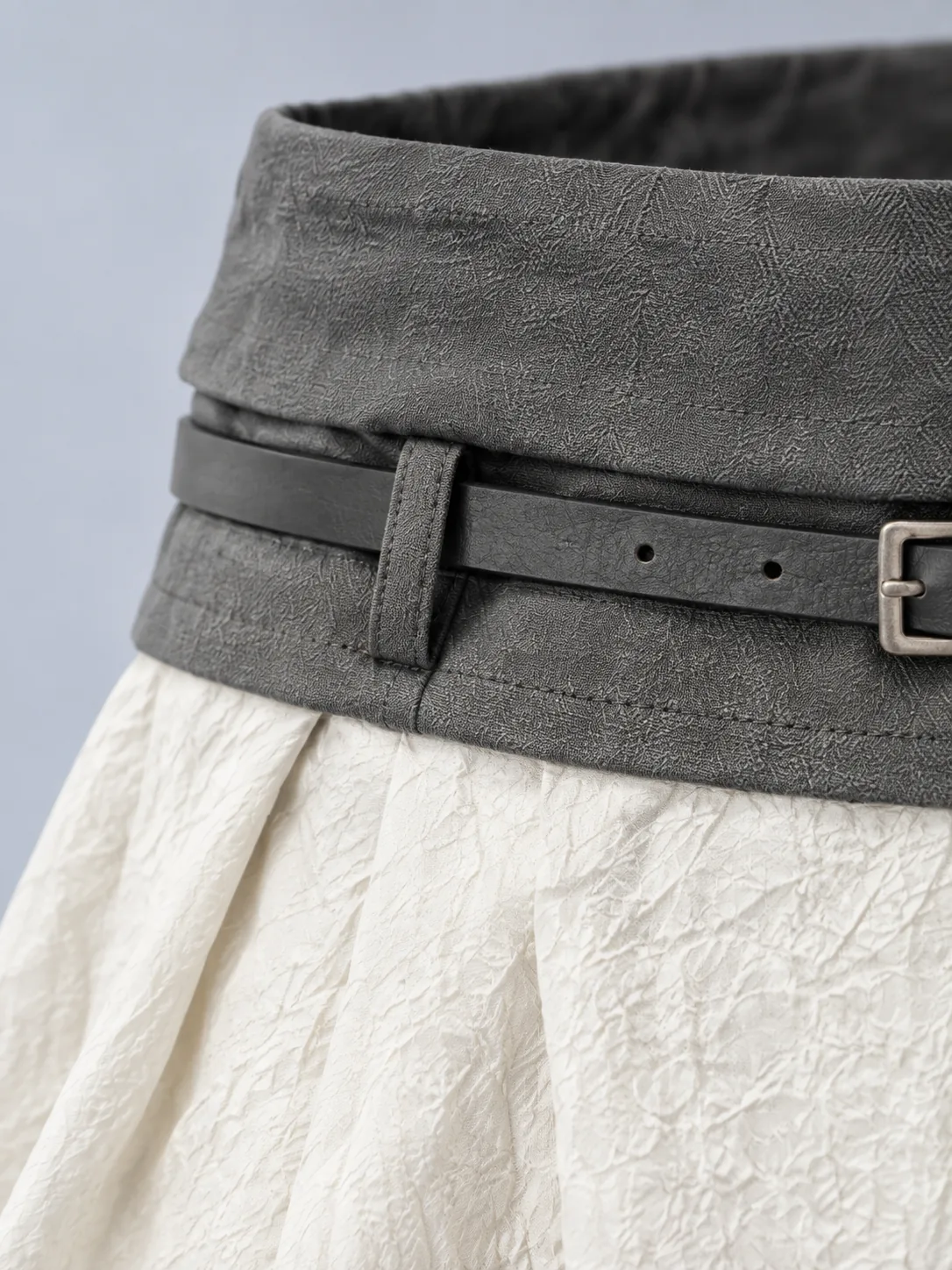 Lune Fold-Waist Skirt in Pearl / Graphite, detail