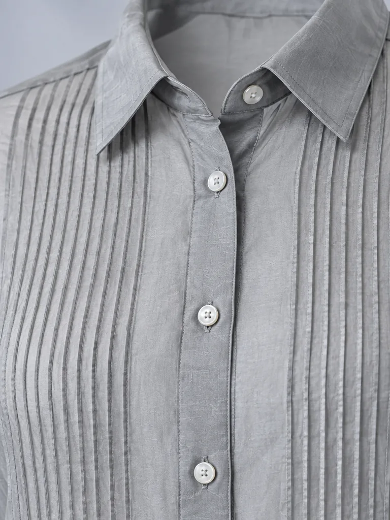 Vitrine Pintuck Shirt in Silver Mist, detail